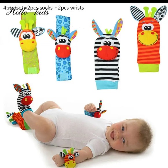 NEW - Set of 4 Baby Socks and Wrist Rattles - Picture 7 of 10